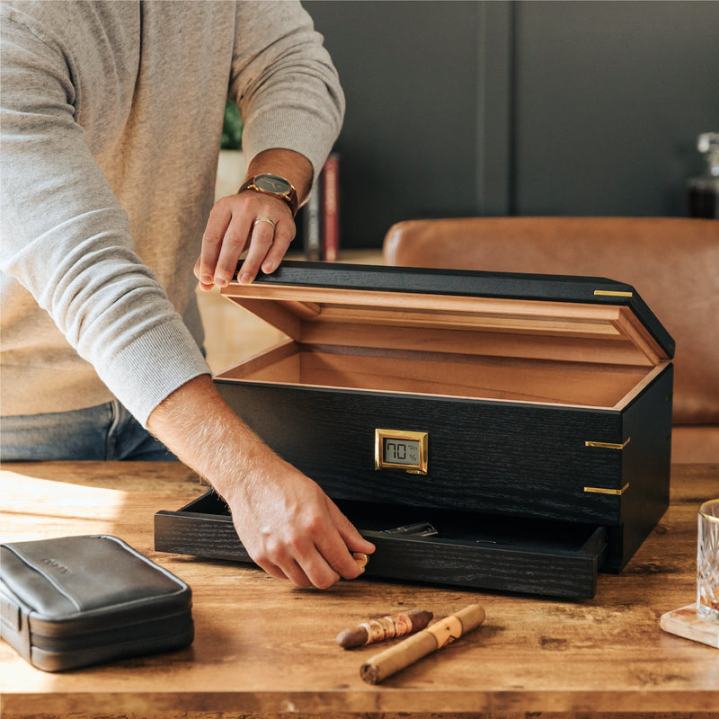 Royal Glass Top Humidor - - Case Elegance