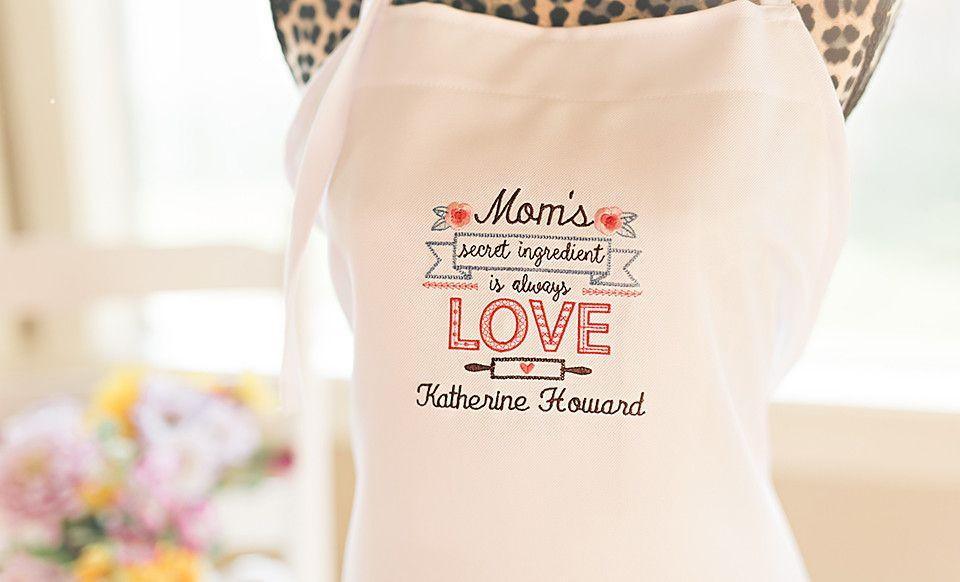 MOM is love' Apron